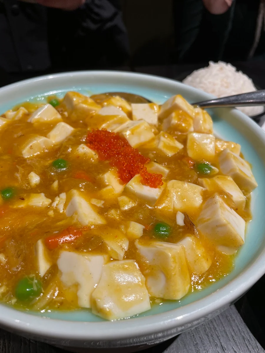 蟹黃豆腐 crab roe & tofu stew
